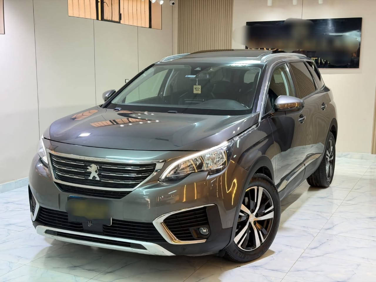 🚘 Peugeot 5008 2020 – Allure Plus (7 Seats)
✨ الفخامة الفرنسية في أبهى صورها!
سيارة عائلية 7 راكب بتصميم يخطف الأنظار، تجهيزات أوروبية كاملة، وثبات وأداء يخلوك تستمتع بكل مشوار.

💥 قسط بمقدم 375,000 جنيه فقط (30%)
📉 فائدة سنوية 14%
❌ بدون مصاريف إدارية
❌ بدون تأمين إجباري
🚗 استلام فوري من المعرض

🔹 الموديل: 2020
🔹 الفئة: Allure Plus – 7 راكب
🔹 العداد: 140,000 كم
🔹 الصيانات: منتظمة
🔹 الرخصة: حتى آخر السنة – مرور القاهرة
🔹 الحالة: فبريكا بالكامل ما عدا باب ورفرف للنظافة فقط (مكان خربوش)

✨ الكماليات:
✅ فتحة سقف بانوراما
✅ عدادات ديجيتال i-Cockpit
✅ شاشة تاتش كبيرة
✅ Apple CarPlay & Android Auto
✅ فرش جلد مع قماش فاخر
✅ كراسي كهرباء بميموري (Memory Seats)
✅ كاميرا خلفية
✅ حساسات ركن أمامية وخلفية
✅ مثبت ومحدد سرعة
✅ تشغيل ودخول بدون مفتاح
✅ جنوط رياضية 18 بوصة

المعاينة : (( التجمع الاول ))

رابط الواتس : -- 

https://wa.me/201272969344?text=مساء%20الخير القاهرة, مصر


**إذا كنت صاحب هذا الإعلان وتريد حذفه لأي سبب، رجاءا أرسل رسالة إلى الدعم الفني**