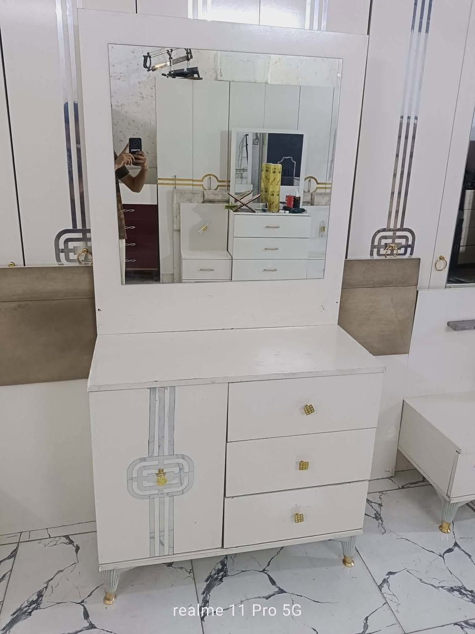 غرفة نوم تركي مستخدم😍💥 
 نضافة95💯
عدد القطع / 5
نضام / ابواب 🦋✨
سعر / 450🤍✨
شد ونقل داخل بغداد مجاني🛻
يوجود توصيل محافضات


**إذا كنت صاحب هذا الإعلان وتريد حذفه لأي سبب، رجاءا أرسل رسالة إلى الدعم الفني**