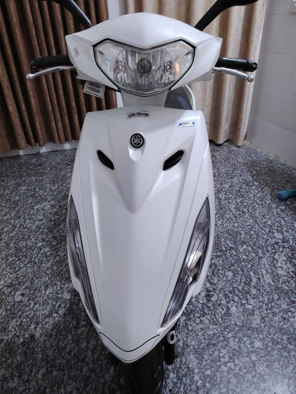 سلام عليكم دارجه لكزز موديل 2018الدارجه ماشيه 25الف تدفئه بليدات مكفول كفاله عامه من مكينه كفرات من الطول للطول ستان كهربائي ايكو تقليل بانزين لاعتمادي السعر 11ورقه ونص لاستفسار ***********
