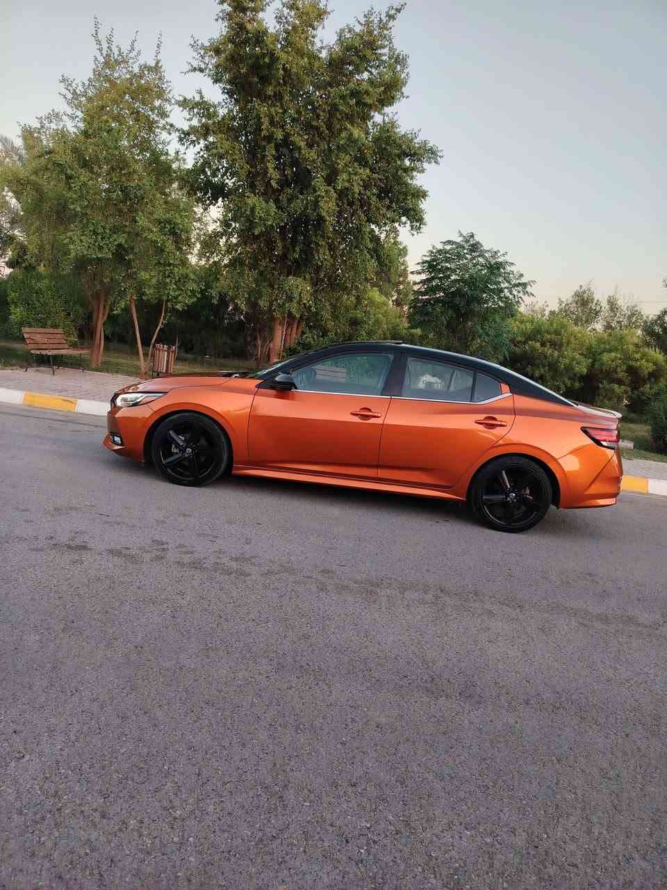 السلام عليكم للبيع بسعر 125 سنتره SR توكلر فول الفول موديل 2023 لون مميز مشمشي الضرر مرفق مع الصور ميحتاج اذكر موصفاته كلشي موضح بصور حته تقرير السياره موجود بصور  سنويه وهزه ورقم جدد السياره جديده ومناقصه شي مكينه 2000 تشغيل عن بعد تحويل ثاني يوم العنوان تكريت ***********
