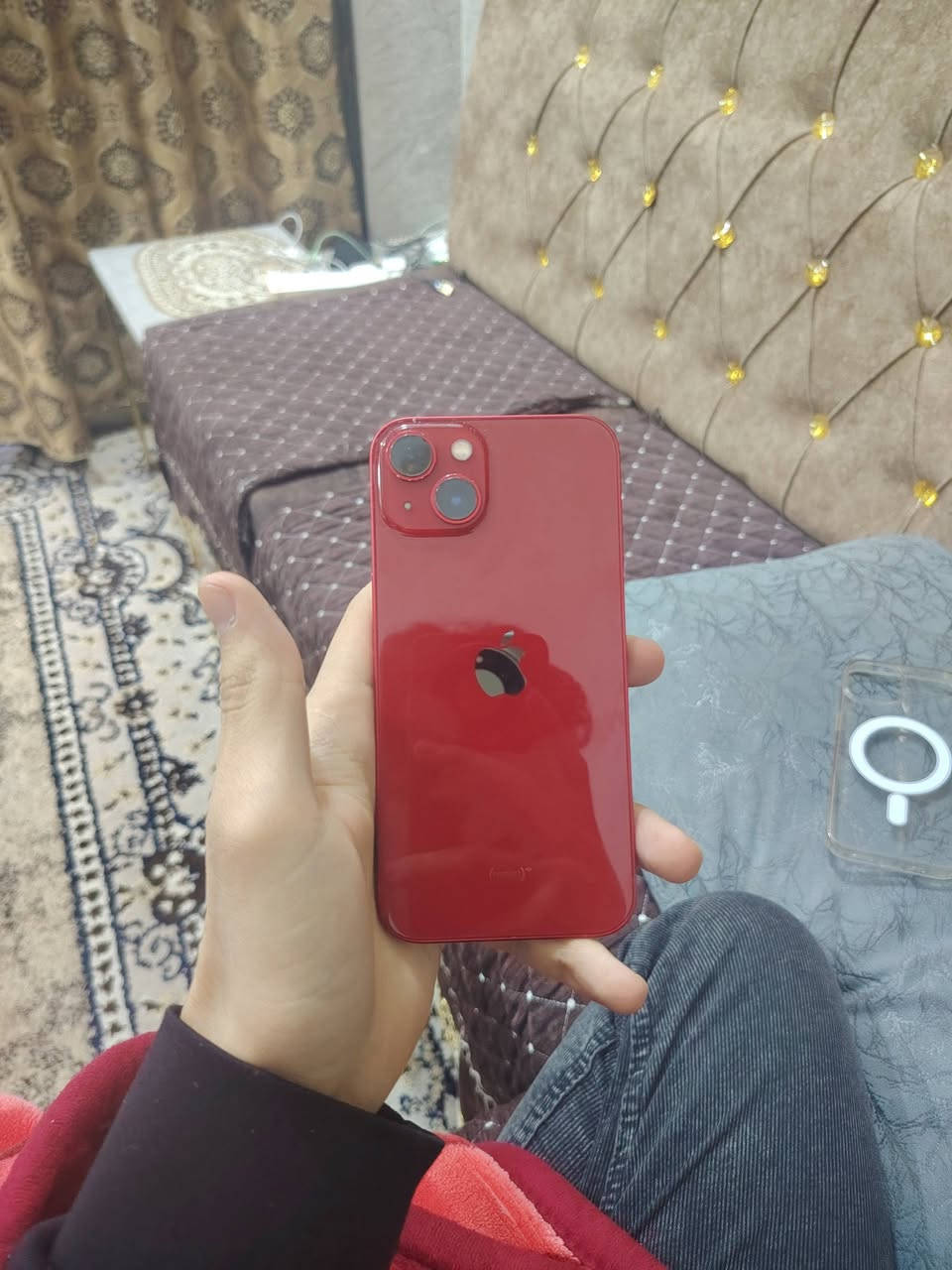 سلام عليكم إيفون 13 عادي بلادي ذاكره 256 بطارية 93 بلاديه ممرفوعة /500 قفل /***********
