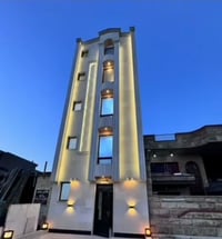 للبيع بنايه في اليرموك واردها الشهري (٦ مليون ونص) مساحتها ١٠٠ متر تحت...