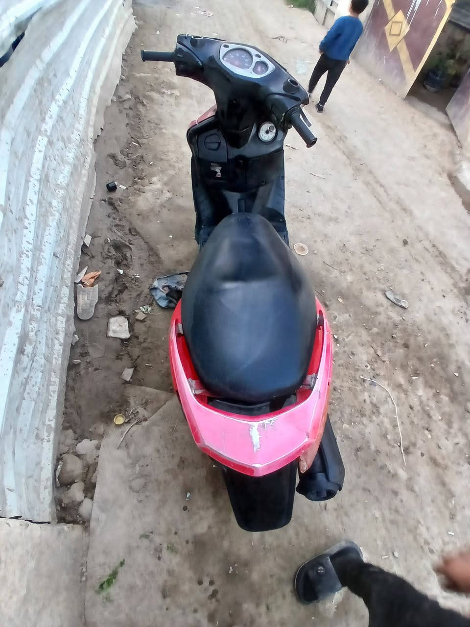 سلام عليكم دراجه سكنس نثيه شغاله سلف السعر 375 و بيها مجال قليل حك الجيه *********** اتواصل وياي ع خط او واتساب
