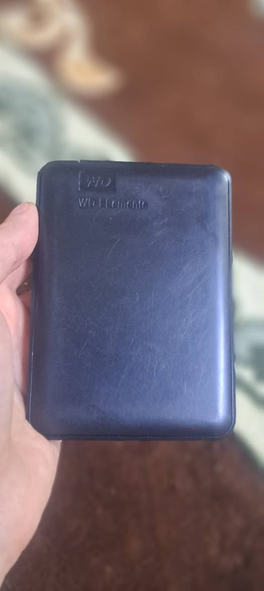 هارد للبيع نظيف مستخدم كم ساعة للفحص فقط حجمه 2Tb ( 2 تيرا) وصحة الهارد ( %100 ) مثل ما موضح بالصورة مكاني موصل وما عندي توصيل سعر الهارد 90 ألف


**إذا كنت صاحب هذا الإعلان وتريد حذفه لأي سبب، رجاءا أرسل رسالة إلى الدعم الفني**