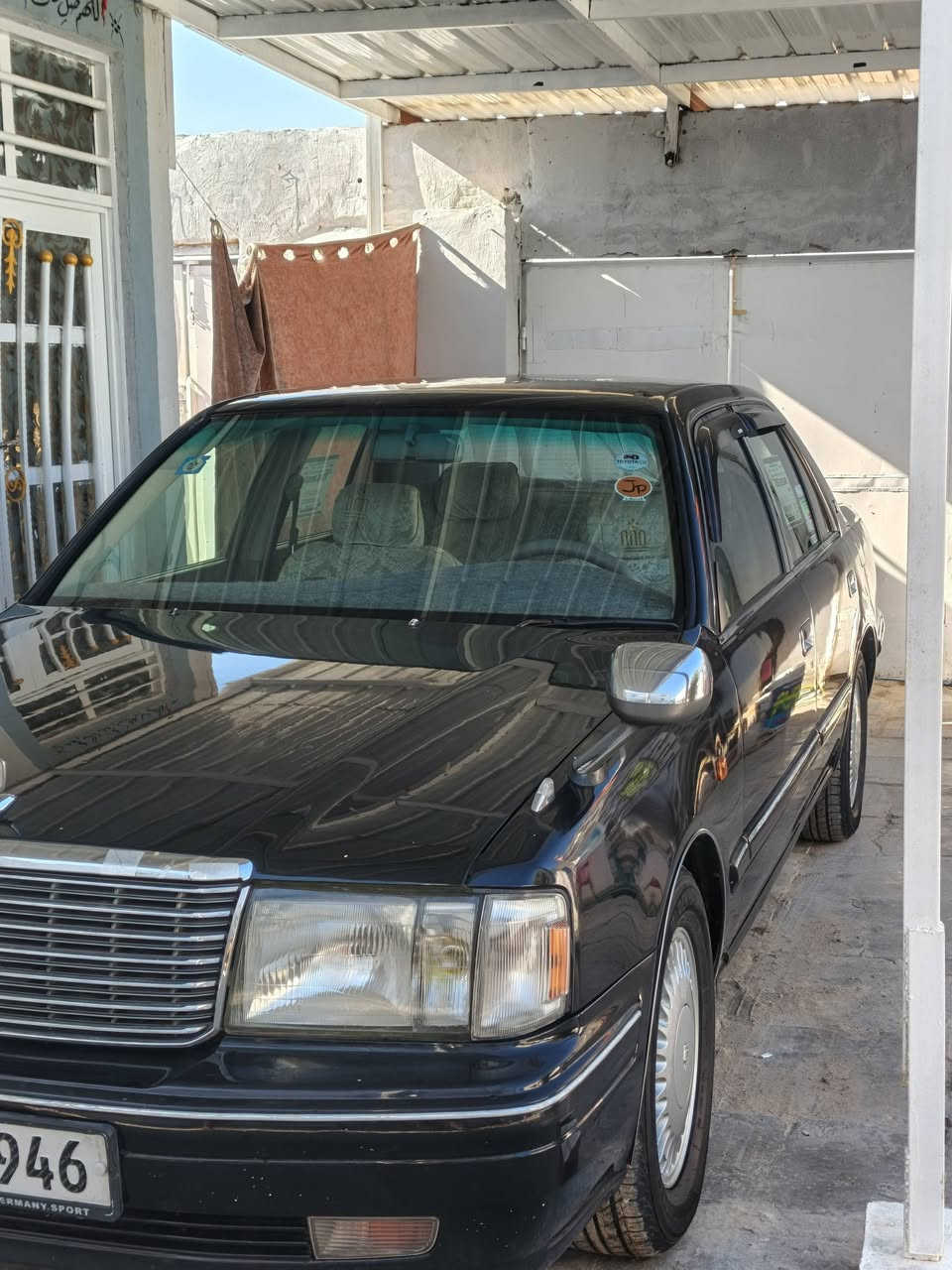 سلام عليكم راس ثور تكم لون أسود 
مديل 2000
خمس دكم 
كهربايات كله شغاله 
مكينه كير مكفولات 
بيه ضربه بل جاملخ الخلفي مو قويه بس جاملغ بجهة سايق مضرر شويه سيارة حلوه شاصي 55فحل 
بأسمي مداور ثاني يوم تبريد عاطل تبريد قطعتين مكاني ديوانية شنافيه سعر105وبيهه مجال قليل حك جيه         
                    ‏‪***********‬‏
