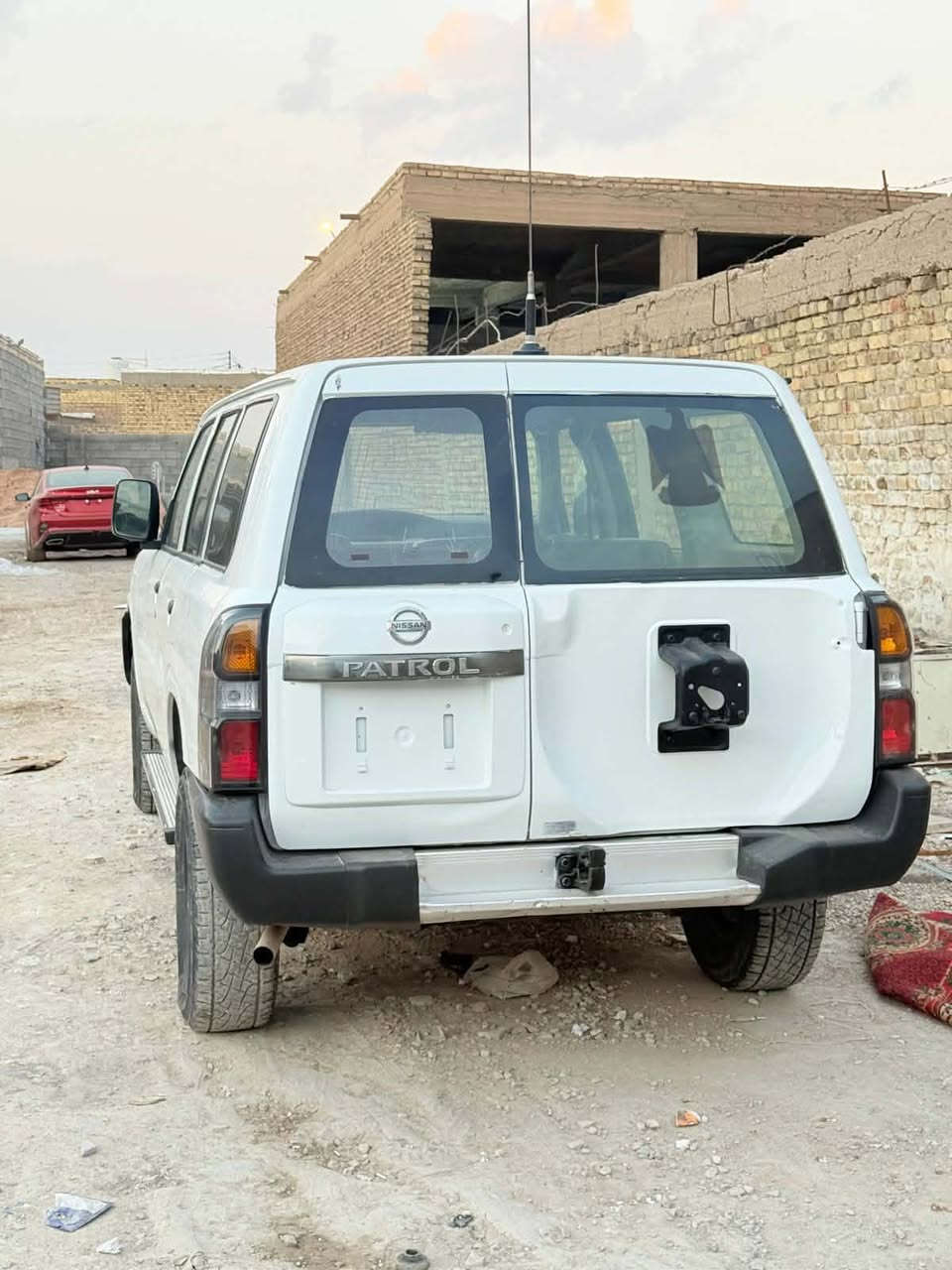 سلام عليكم نيسان بترول  2008  سياره مصبوغه عام  مزاد وزاره داخليه محرك 4500بلاد كير الوكير مكينه لا تبخير لا تنقيص.  مكفولات تخم تاير جديد دبل الوي جديد حداديه جهازه خير من الله جهازه سياره مكان ميسان العماره اخوان اني مكلف بنشر رقم راعيه ***********
