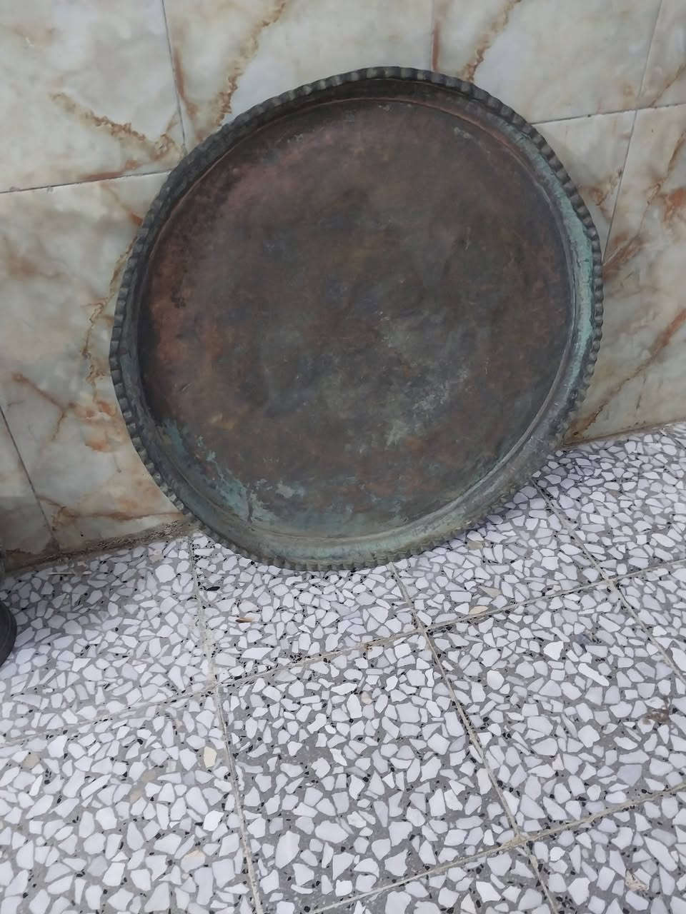 سلام عليكم هاي أغراض للبيع عنوان بغداد البلديات رقم ***********
