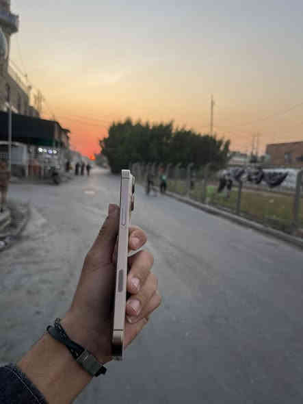 ً
16 برو ماكس 
كلشي مابي بس الضهر مكسر 
جداً جداً نضيف 
السعر مليون و 100 
مكاني بغداد 
استفسار :***********
