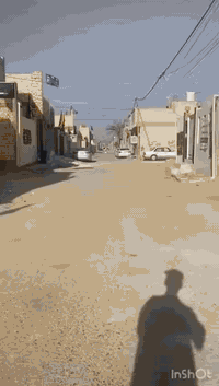 سلام عليكم  ‏***********‏
🔻100متر للبيع
🔻طابو زراعي سند 25 قرار محكمه باسمك مشمول بالتطويب.                 بسعر بلاش (42) وبي مجال للتفاوض
🔷يحتوي البيت علئ
(غرفه وصاله  واستقبال ومطبخ وصحيات داخليه  غربي وخارجية شرقي )
🔻بناء البيت ( طابوك نهروان جمهوري +صب تسليح اساس وسقف + سيراميك ارضيه وجدران سقوف ثانويه + السطح شتايكر)
🔷كافة الخدمات موجوده ماء كهرباء تبليط خط مولد سوك مدارس اهليه وحكوميه انترنيت
العنوان حي ميسان شارع 60 خلف سكلة الكرعاوي يبعد مسافه عن شارع الزوار
