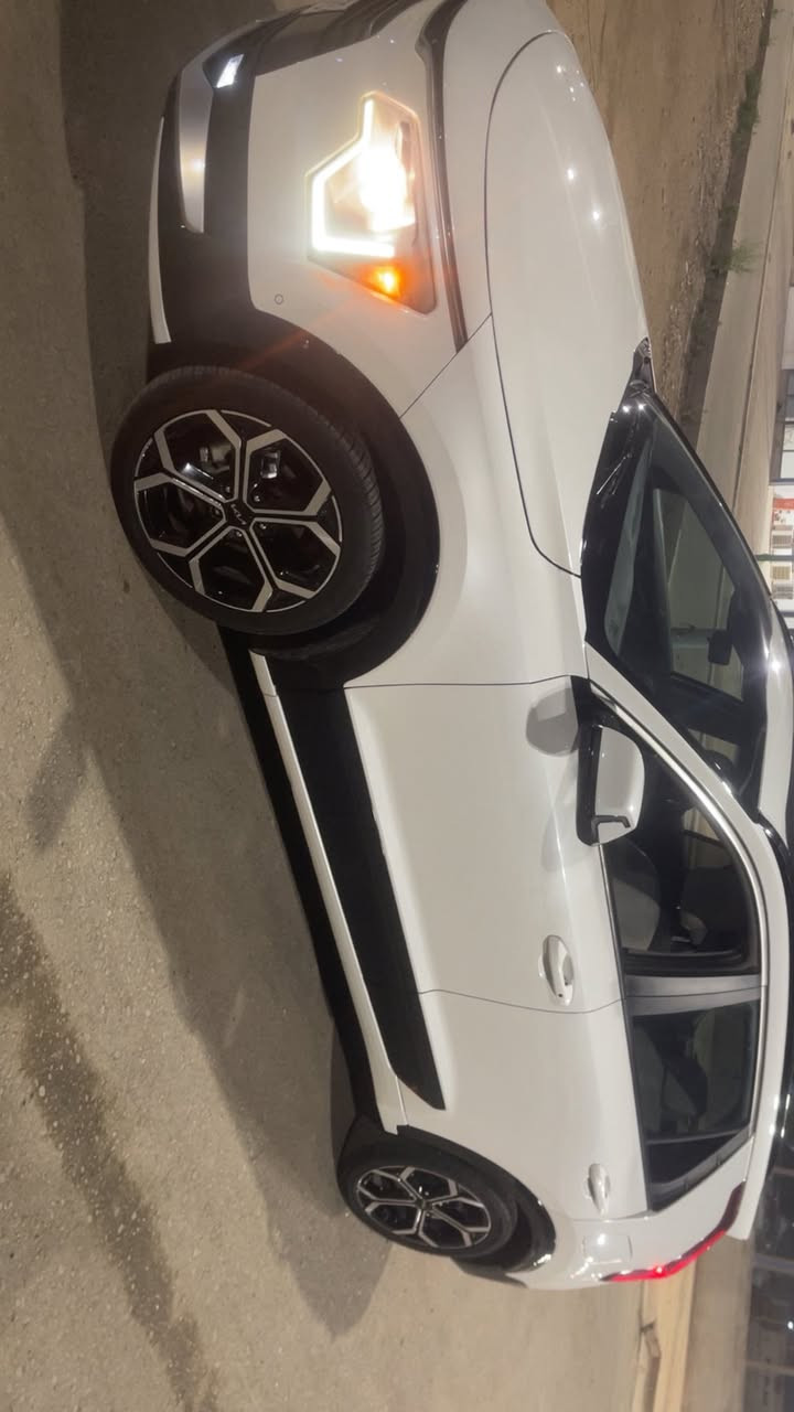 السلام عليكم البيع نيرو ٢٠٢٣ وارد أمريكي فول موصفات بصمه فتحه كهربائيه بازين ماشيه ٥٥ رقم بغداد سيارة جديده حلوه رقم شاصي موجود بل صور رقم *********** السعر ١٥٢ مكاني بغداد
