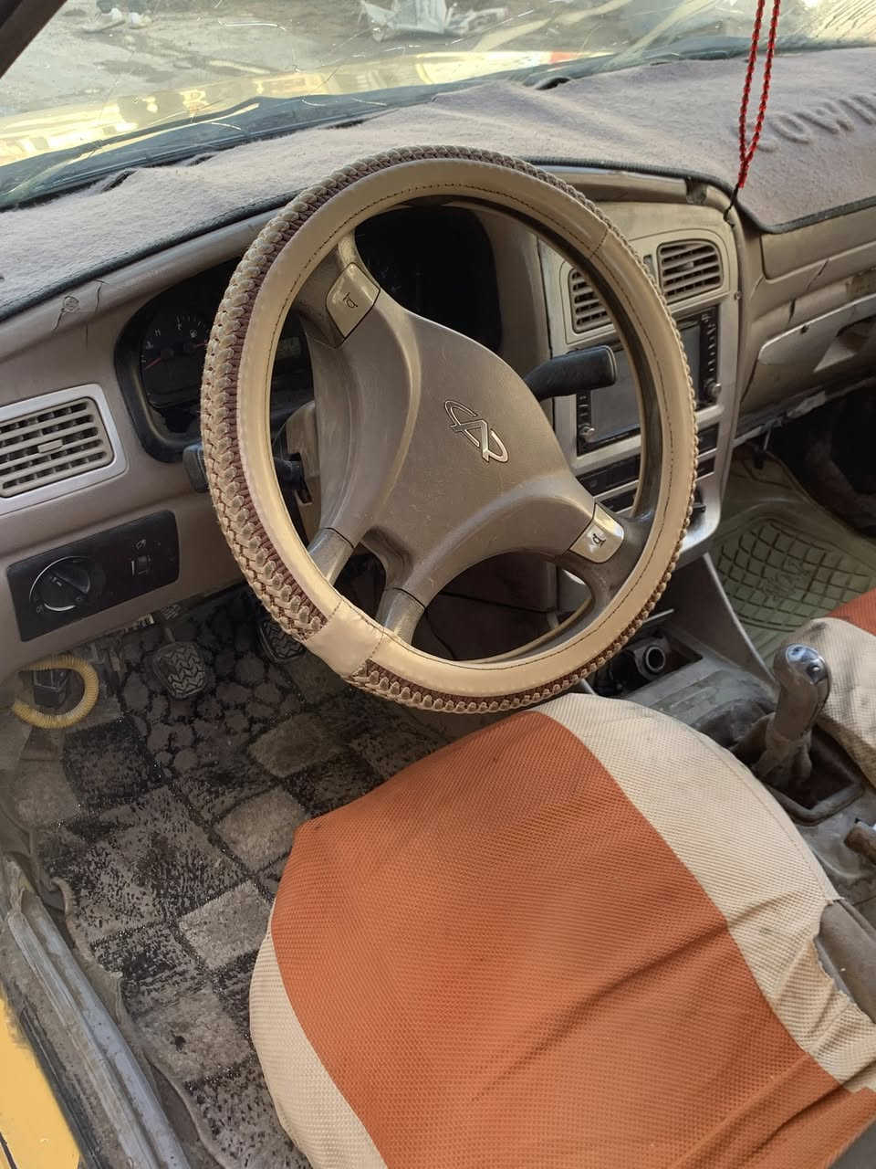 السلام عليكم ورحمة الله وبركاته
شيري كوين 2011 كير عادي
رقم بغداد صاحبها متواجد بالموصل شرط الوكالة والتحويل ايضا 
غرامات صفر هيئة عالشاري 
مكينة وكير بشرط لا نفخ ولا صرف 
حدادية السيارة بحالة جيدة تحتاج فقط مشط ستيرن وما تعبان كلش 
دواخل السيارة كدام العين 
مكانها موصل مزارع زيونة 
السعر 22 بيها مجال
تفاصيل اكثر اتصل وتتدلل ***********
واتساب ***********
