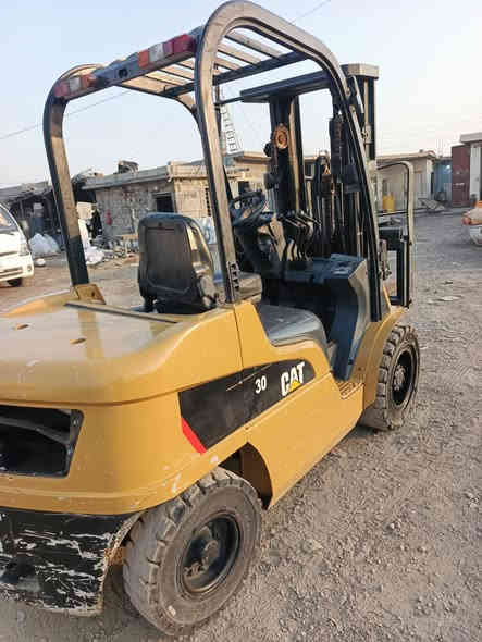 السلام عليكم

رافعه شوكيه نوع كات موديل 2016 

منفيست ولوحات كاتي 

 3 طن 

3 حركات 3 اسلايتات 

 كهربائيات كلها شغالة

 بلادي لا مصبوغه ولا معمره 

العنوان / ديالى / المقدادية 

الهاتف / ***********
