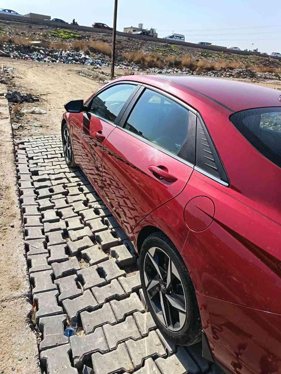 هونداي الإنتر موديل 23 هايبرد حادثها جاملغ. وبنيد وباب الصدر مصبوغ بيها تصليح الغد والشاصي  والباقي كله مكفوله كير مكينه مكفولات تبريد حداديه تخمً تاير فول مواصفات تشغيل عن بعد شاشه متصله شاشه أعطه رقم بغداد الدولي 
كبل تحويل 145 وبيها مجال شي قليل 
***********
