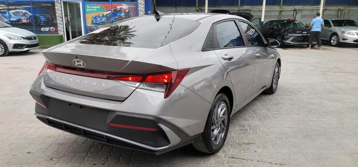 السلام عليكم 
النترا موديل 2024 سياره أريده حره تريده تتدخل بكتاب الشهداء الاتصال على رقم او واتساب 
***********
