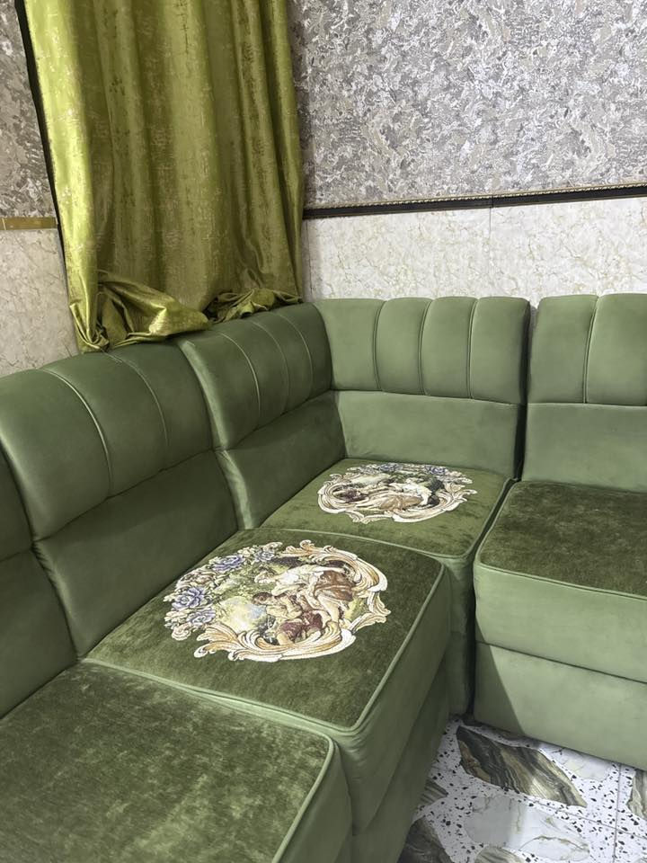 قنفه جديده السعر 350 ألف العنوان الكاظميه شاطى التاجي للتصال ***********
