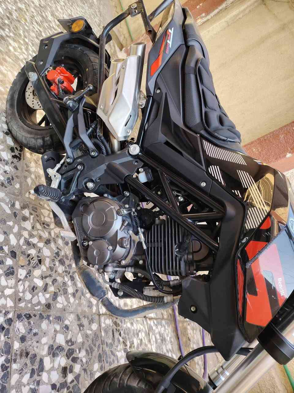 سلام عليكم بنلي 135 اخت الزيرو ماشيه 2000 البيع ***********
