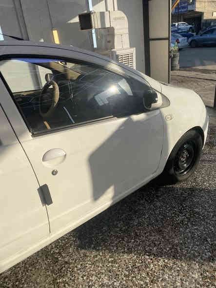 باندا للبيع 2012 قطعتين صبغ ماشيه 33 الف كير مكينه مكفوالات وما مفتوحات السياره كلش حلوهه ونضيفه
اب 44 ورقه وماكو هيج سعر 
بل سوك مستعجل عل بيعتها
رقم انكليزي الجديد
مكاني سبع ابكار 
***********
