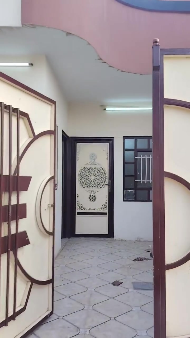 دار للا يجار موصل حي الانتصار شارع 60 ✅ من جهة الميثاق ✅ غرفه نوم وهول واستقبال ومطبخ وصحيات ومشتملات وبيتونه ✅ السعر 175 ✅ للاستفسار الاتصال على الارقام التاليه *********** ✅ *********** واتساب ✅✅
