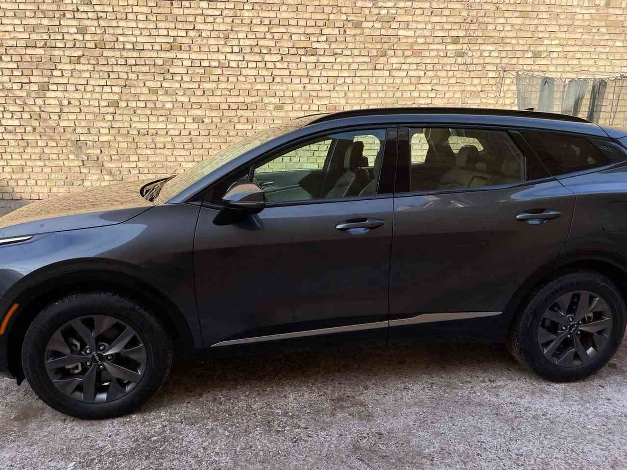 السلام عليكم احبتي سبورتج موديل 2023 هايبرد كاملة المواصفات لايوجد بها حادث فقط الدعامية الخلفية و موجودة صور الحادث في المنشور و السونار ايضا السعر 225$ 
للاستفسار اكثر الاتصال على رقم الهاتف ***********
