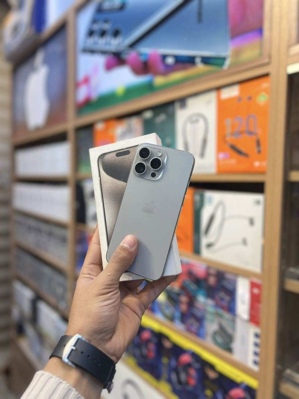 ايفونات بسعر جمله
ايفون13 برو ماكس 
مكفول بطاريه85/86 بسعر650 
ايفون13  برو ماكس مبدل شاشه 
بسعر550

15 برو ماكس
شرق اوسط AAA
بطاريه85 
مبدل شاشه 
بسعر700
العنوان:النجف الاشرف 
مناذره قرب مرطبات الاعرجي


**إذا كنت صاحب هذا الإعلان وتريد حذفه لأي سبب، رجاءا أرسل رسالة إلى الدعم الفني**