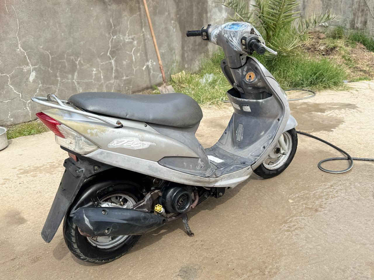 السلام عليكم قجمه للبيع دراجه جاهزه على اخر حبايه مصارله هواي من نازله من رمبه كلشي شغال بيه سلف هند كهرباىيات كله شغاله من تاير لتاير مكانه قضاء المدينه سعر ٨٠٠وبيه مجال بسيط حك جيه رقم 0782053307

انه مكلف بنشرر تواصل على رقم👆🏻


**إذا كنت صاحب هذا الإعلان وتريد حذفه لأي سبب، رجاءا أرسل رسالة إلى الدعم الفني**