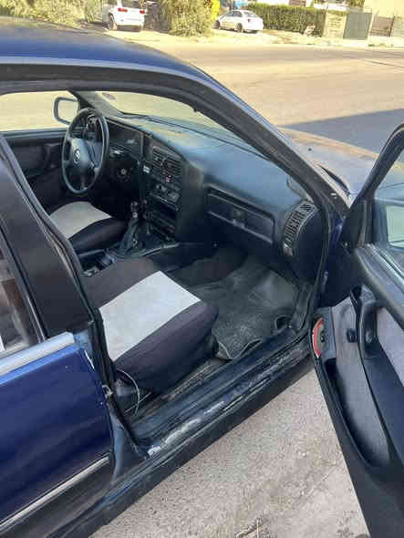 اوميكه للبيع موديل1992سنويه منتهي2022 محرك كير شرط لا صرف ولا بخار سنويه عضم عاج مكان السياره كركوك قضاء الدبس سعره25وبيها مجال
***********
