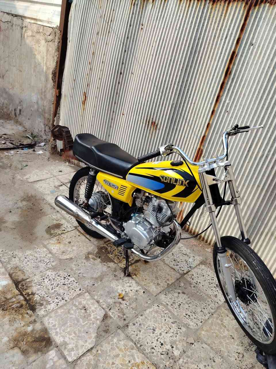 سلام عليكم دراجه نامه شلامجه تعمير 25 الدراجه جاهزه ربع مذب عليه شرط الشلعه والمعدل والفصله النضافه كدام عينك شاصيه نامه شلامجه كلك مكفول من السرق السعر 525 وبيه مجال العنوان حله شارع 80 الرقم ***********
