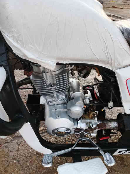 للبيع موديل15تعمير25 مكينه مفتوحه
السعر 1450 وبيه حك الجيه مكاني سوك الشيوخ 
ستوته نضيفه 
مستعجل علا بعته رقم ***********
مو شراي لا تراسل
