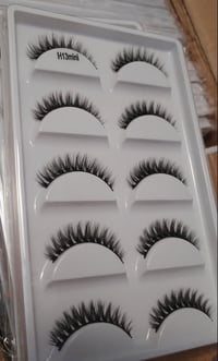 ٩٩ قطعه • مستحضرات تجميل • للبيع