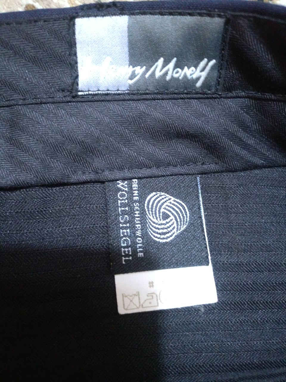 بنطلون صوف 100% خامه ممتازة
القالب ريگولار گصة عدلة 
النظافة 100 % 
قياس الكمر 34 راهي
الطول 102 
الحجل 21 
يوجد توصيل 🚕 
للطلب عالخاص


**إذا كنت صاحب هذا الإعلان وتريد حذفه لأي سبب، رجاءا أرسل رسالة إلى الدعم الفني**