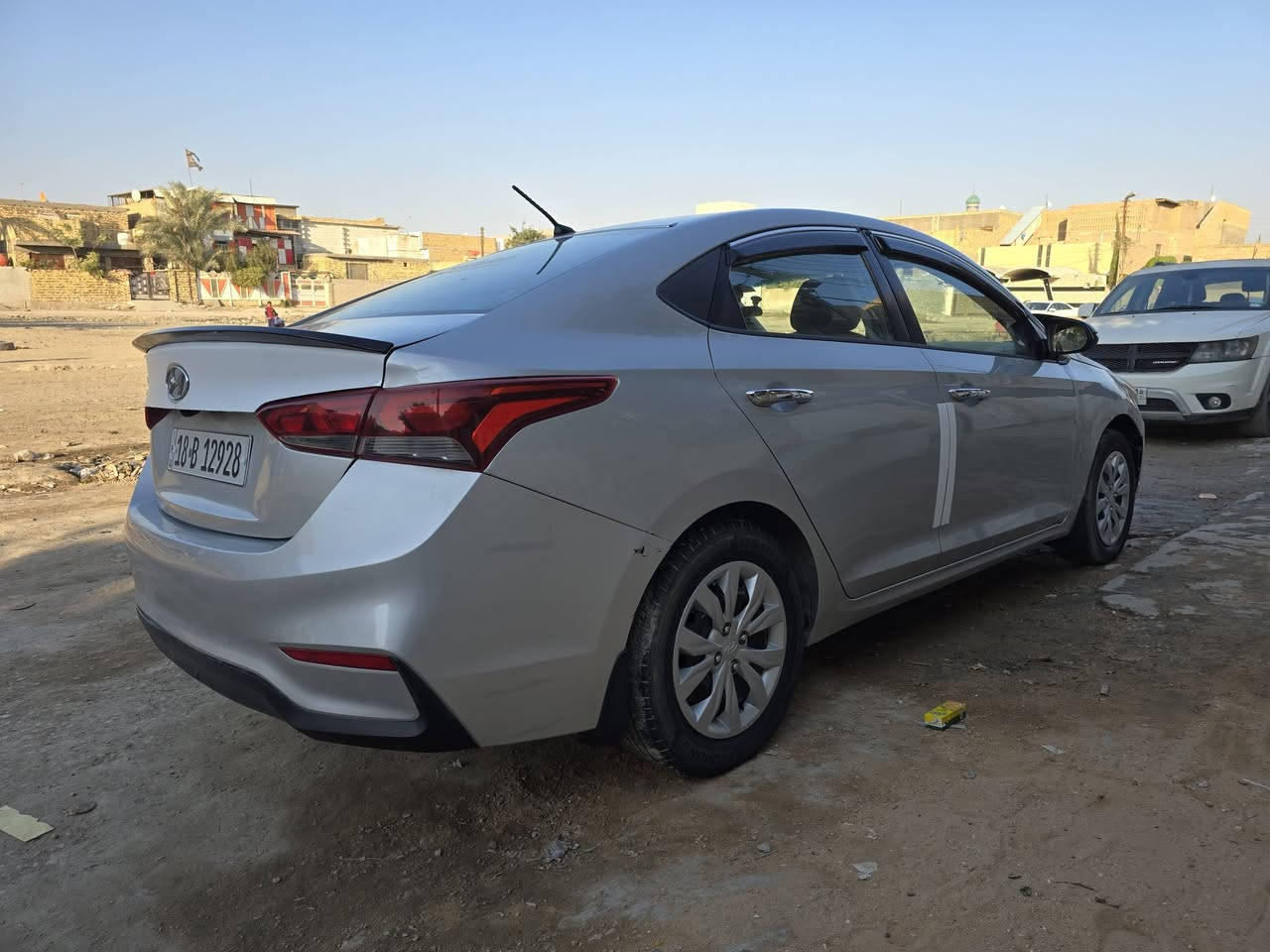 السلام عليكم اكسنت 2022 بابل انكليزي خصوصي 
ماشية 60 كندي
 *الحادث بدون دواخل البنيد صبغ الجاملغ الايمن بارد فقط *بالعراق ضربة بالدعامية الخلفية ولايحة بداية الحوض وعايفها *بدون تعديل على وضعها
* الباب الخلف الايسر اثناء فتحها انطخت وكما مبينا بالصورة *هاي كلت تفاصيل السيارة واني الرقمتها على ايدي بسمي *العنوان بابل مركز المدينة ***********
* السعر 115 ومجال قليل وشكرا
