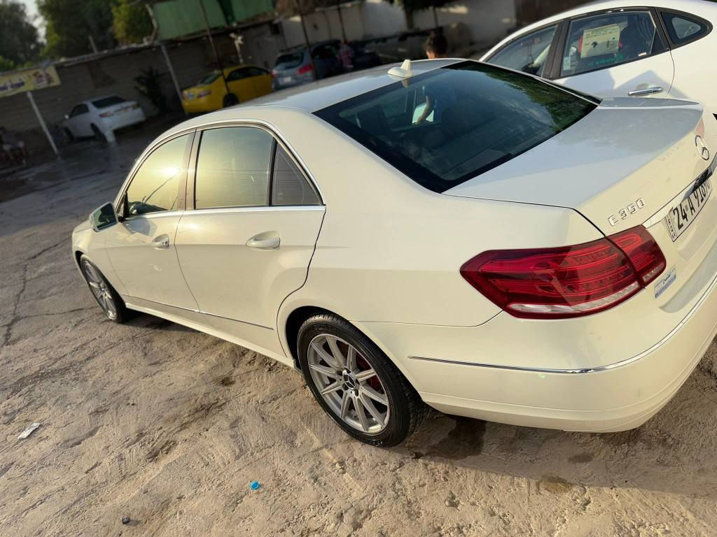 Mercedes Benz -  E350.  v6  3500.    2011     موديل.              
اللون / ابيض 
عداد / 155 الف ميل 
كلين بدون ضرر فقط رصعات بالسونار طلعت مأشر عليها 👇
كير محرك صدر كله تمام 
بس تحتاج ترتيب بالداخل 
داخل جلد اسود 
گير تعليك
تحكمات ستيرن 
كراسي اماميه كهرباء و خزن ميموري 
كشنات تدفئه 
رقم دهوك ب اسمي 
مكان السياره / سامراء 
السعر // 165 $ ورقه
للأستفسار اكثر / *********** سامراء, صلاح الدين
