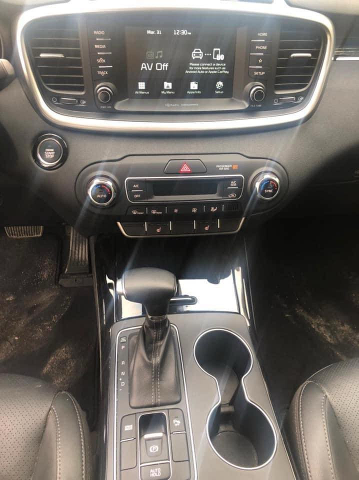 سورنتو امريكي موديل (2019)للبيع فقط
رقم بغداد 
6 سلندر 
7 راكب
3 قطع تبريد
بصمة تشغيل وابواب(عدد2) فول عنده الفتحة
كشنات جلد
كشنات كهرباء 
حساس امامي خلفي
صندوك كهربائي شفط 
بك لايت ليد
3 انضمة قيادة
كيج زئبقي 
دبل شباك
منافذ شحن 
شحن لا سلكي
تحكم ستيرن جهتين
قمارة حديد
السيارة كلش حلوة وبالواقع احلى من الصور
كير مكينة مكفول على وضع الشركة
ماشية (65) الف
السيارة حادثه بنيد وباب خلفي بارد ع كد شبر
السعر (170) وبيه مجال 
الاستفسار ***********
