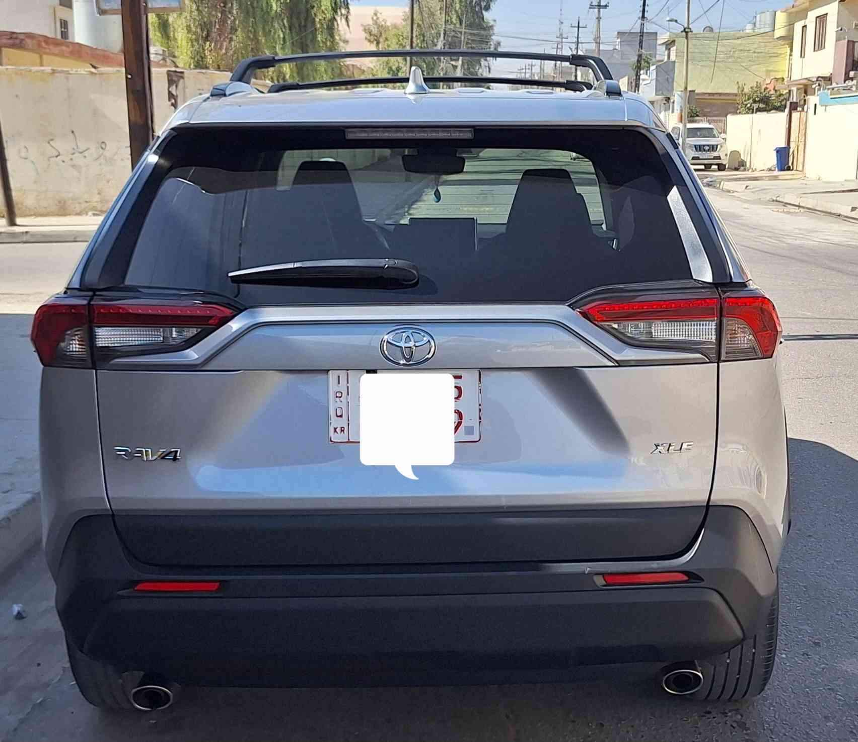 تويوتا - راف 4 - XLE بريميوم
* حجم المحرك: 2.5L 
* فتحة سقف
* بصمة تشغيل 
* صندوق شفط كهربائي 
* كاميرا خلفي
* هاند بريك بصمة
*  اوتو هولد Auto Hold
* رادار امامي (تحديد مسار)
* رادار جانبي (نقاط عمياء)
* نظام : Eco
* نظام : Normal 
* نظام : Sport
* كشن السائق كهربائي
كشنات جلد 
كشاف ضبابي
السعر:260$ بيها مجال قليل
رقم  الهاتف: ***********
مكان السيارة نينوى
حادث مبدل باب السائق اصلي بدون صبغ وبدون دواخل جاملغ معدل بارد ايرباك بردة فقط

