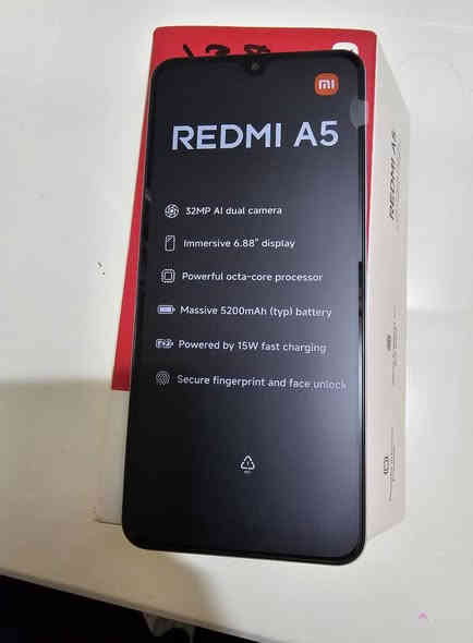 جديد كسر كارتون
جهاز ريدمي/A5 
ثاكره 128
جهاز ابيه صيانه سنه كامله 
تجي تفحص وشوف 
السعر. 120الف رقم ***********

