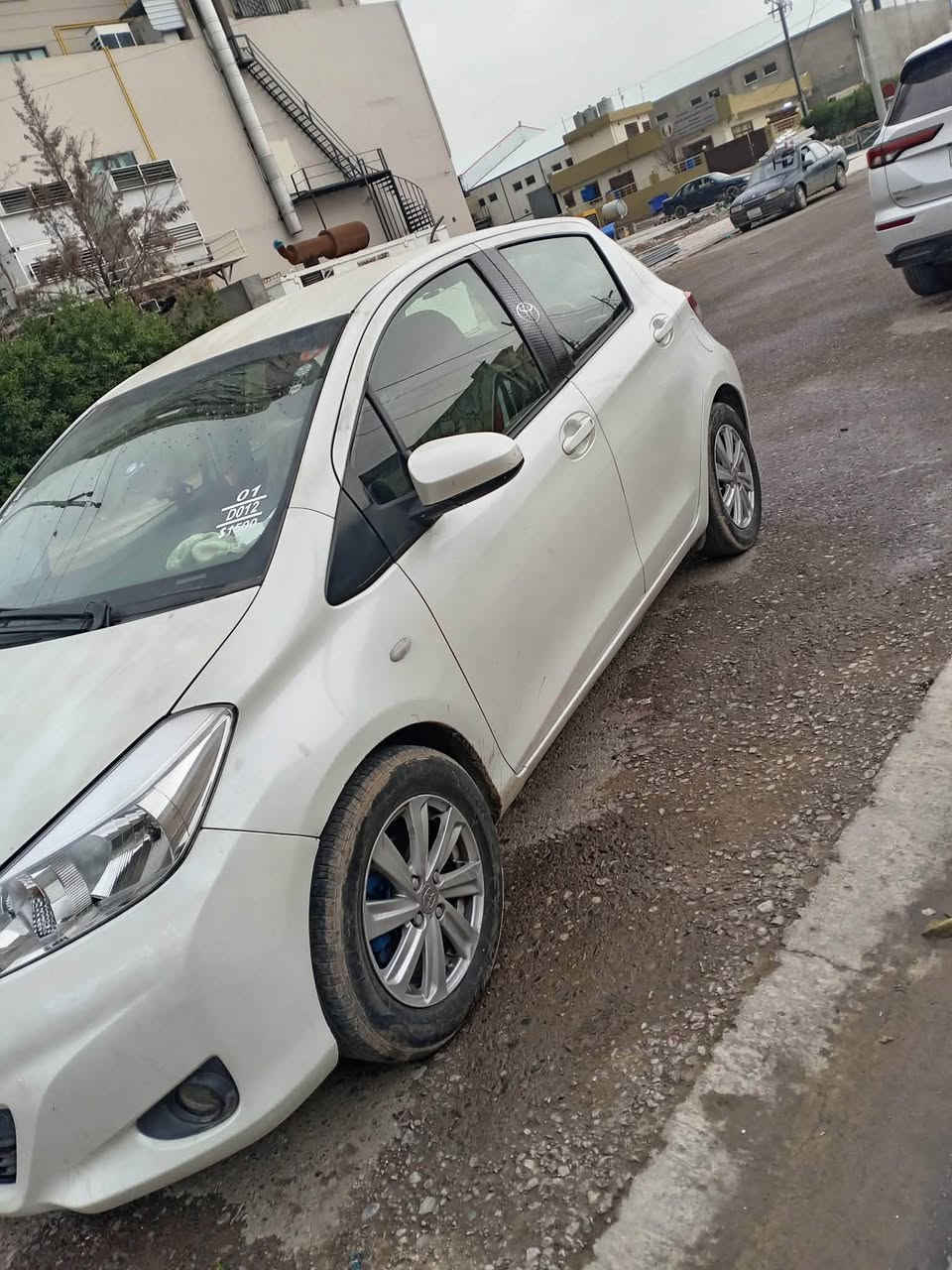 يارس 2013مةكينة گةورةگير توماتيك جام كارةباي سةيارةكة بي بوياخ تةنها 3يان4شوني بچوك ساردة كوتي هةية گير مةكينة تةبريت تةقة رةقة هةمو بةشةرت 
تيبيني سةيارةكة هي من نية ئةوةش زومارةي خاوةني (***********)من جوابي نامةو كومينت نادةمةوة ! أربيل, العراق
