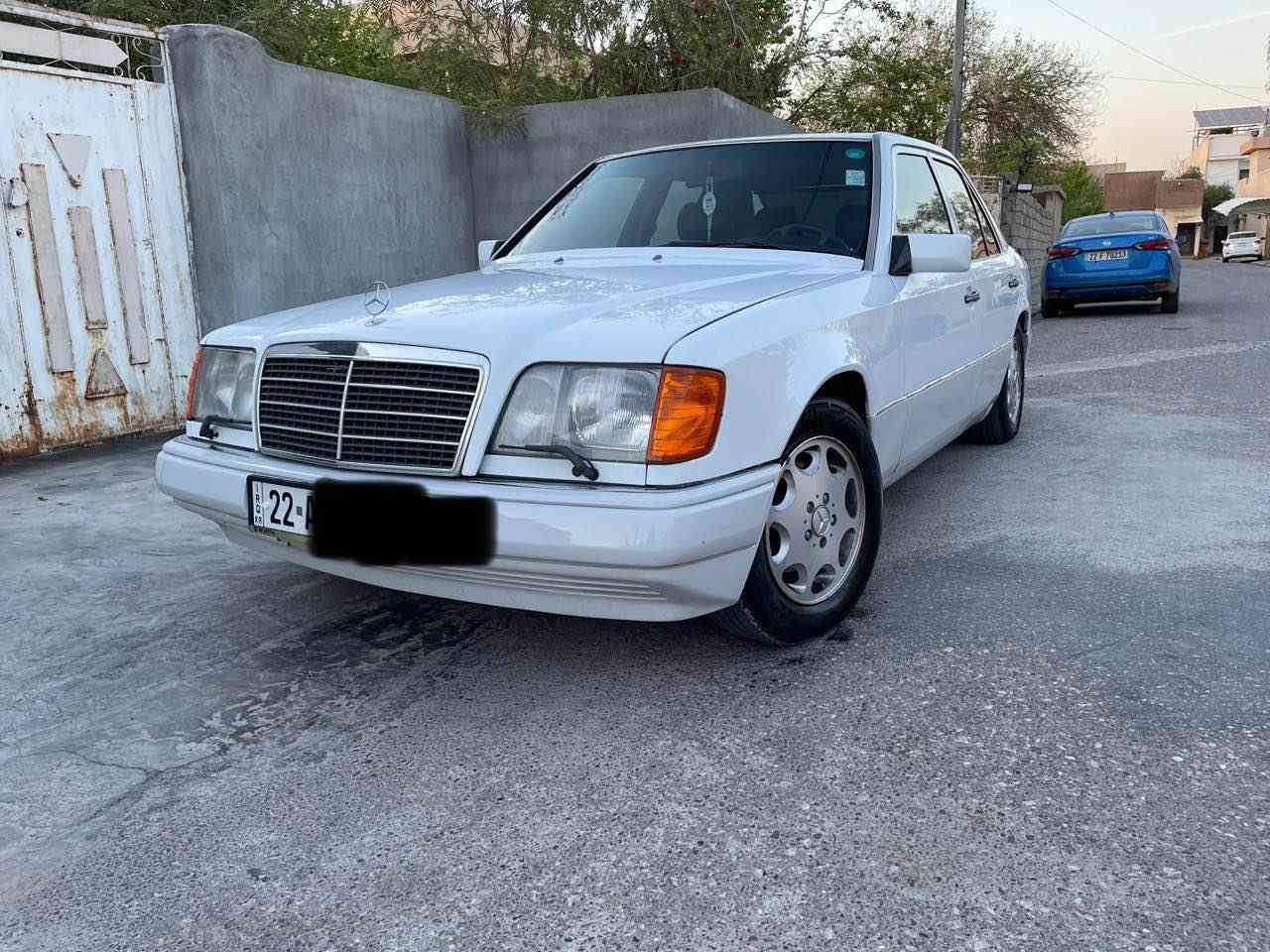 مارسیدس کوپەی 300  مۆدیل 1991 مەکینە 6 پستنی گێڕ و مەکینە بیلادی چار جام کارەبای گوشین کارەبای  سلایت  بیلادی دەبڵ فیتپەمپ  گەر موشتەری نی پێزارمان مەکە سەیارەکە زۆر خاوێنە شوێن هەولێر گەر موشتەری نین پەیوەندی مەکە *********** بۆ نرخ و زانیاری زیاتر پەیوەندی بکە أربيل, العراق
