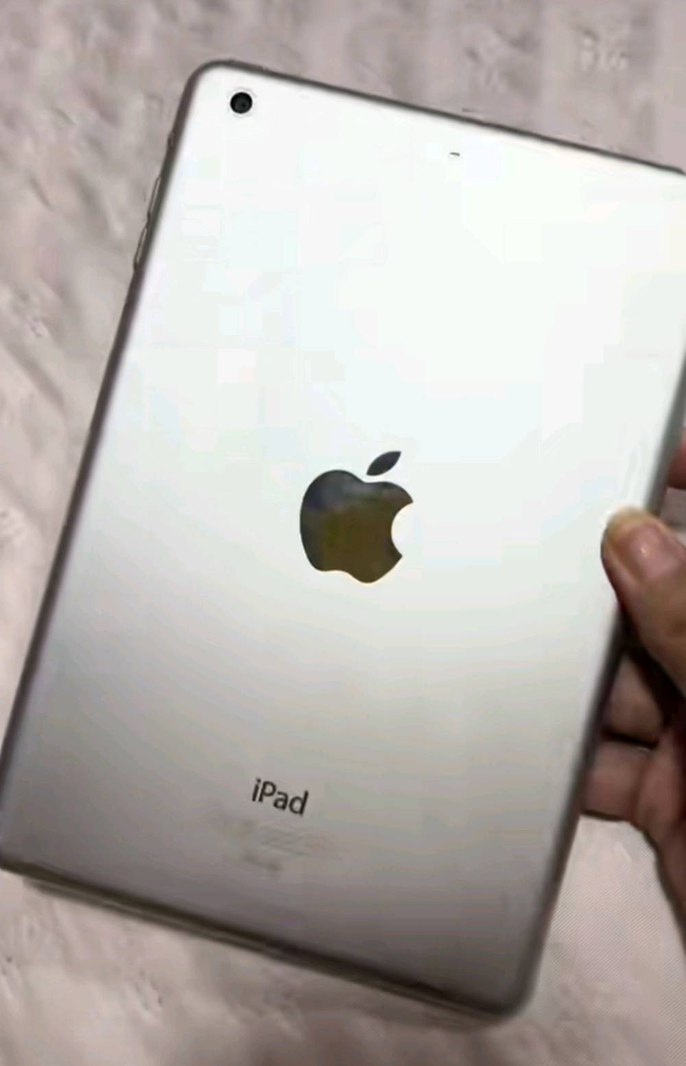 ايباد ميني تو مستعمل شهرين فقط كلش زين صوته عالي جودته ممتازه
بيع او مراوس بأيفون 