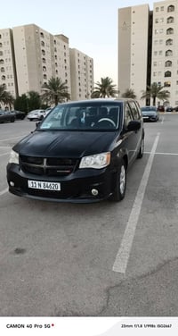 دودج كرفان للبيع سياره حادث سطحي فقط بدون شواصي وصور الحادث موجوده بال...