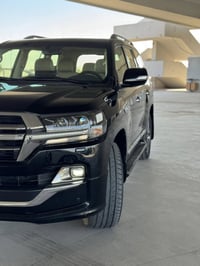 ياالله من رخصه الادمن تويتا لاندكروز موديل2019 ساز اصل محرك 4000الف جل...