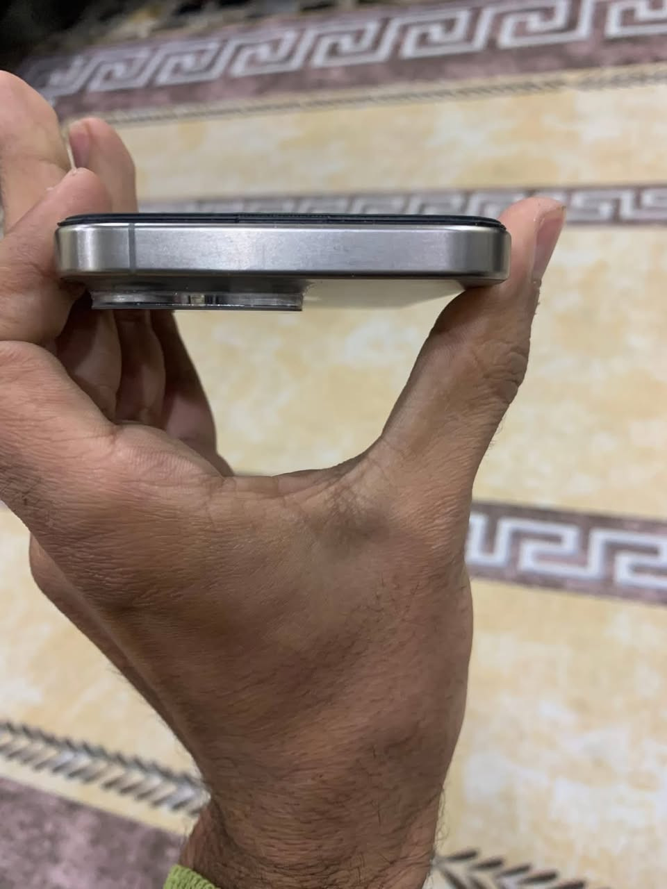 سلان عليكم ايفون 15 برو ماكس جهاز زلغ مامزلوغ يخبل مبدل شاشه اصليه قطعه من ابل شرط الفحص 
ذاكره 256
بطاريه 86
سعره 850 وبي مجال 
مكاني بغداد


**إذا كنت صاحب هذا الإعلان وتريد حذفه لأي سبب، رجاءا أرسل رسالة إلى الدعم الفني**