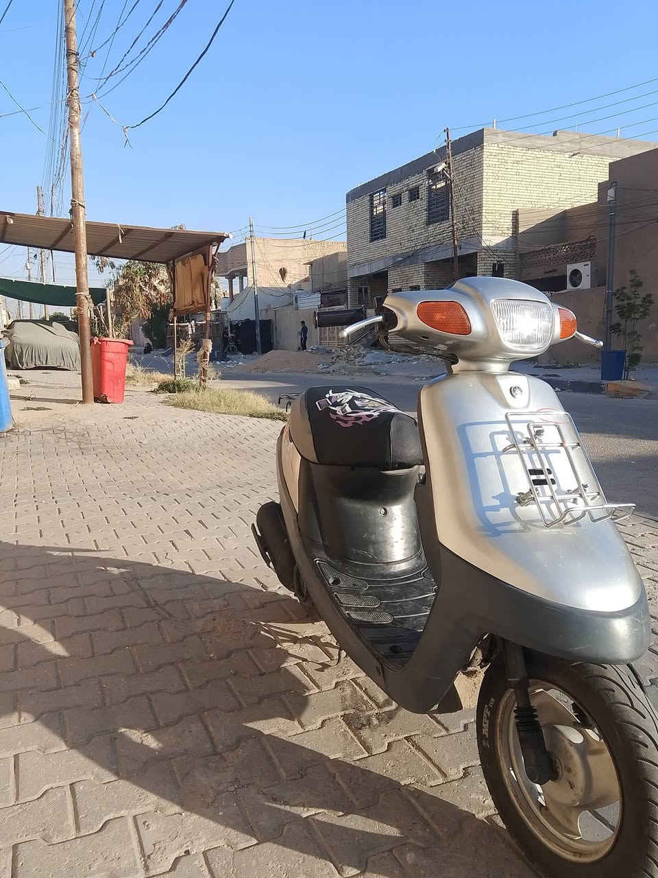 سلام عليكم درجة بطه للبيع نضيفه مكينتها ناعمه كهربائيات شغاله سلف وهندر السعر ب 275 وبيها مجال حك الجيه المكان كربلاء الرقم ***********
