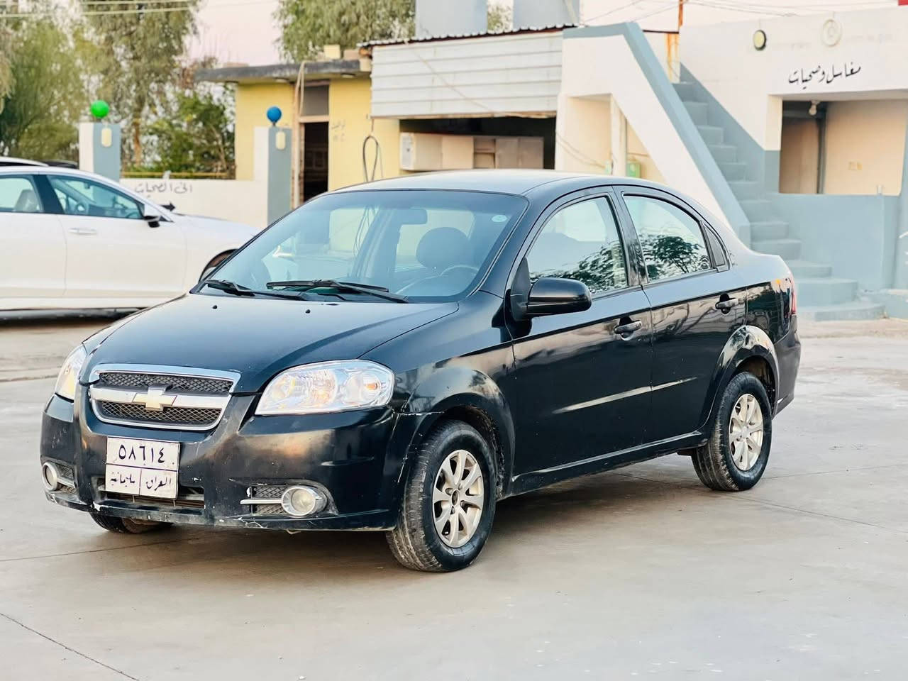 السلام عليكم ورحمة الله وبركاته
اڤيو 
موديل 2008 
ضررها قطعتين فقط 
سياره نضيفه كير محرك شرط 
كير عادي 
شرط تحويل 
سياره جهازه 
تواصل عبر الهاتف او عبر خاص 
***********
