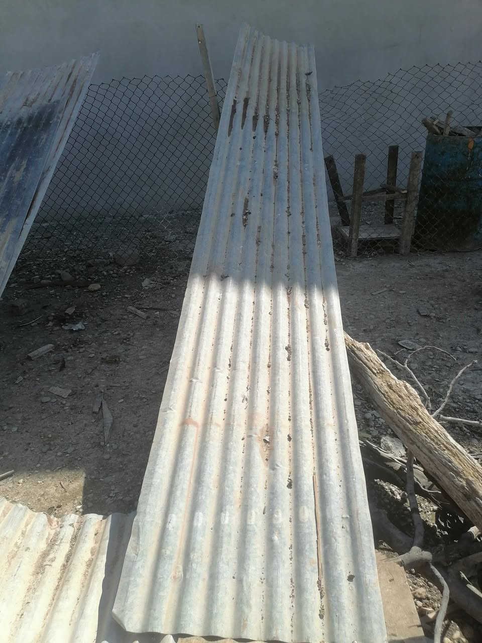 چينكو مستعمل للبيع مع  معالف غنم
لللبيع مكاني شريخان


**إذا كنت صاحب هذا الإعلان وتريد حذفه لأي سبب، رجاءا أرسل رسالة إلى الدعم الفني**