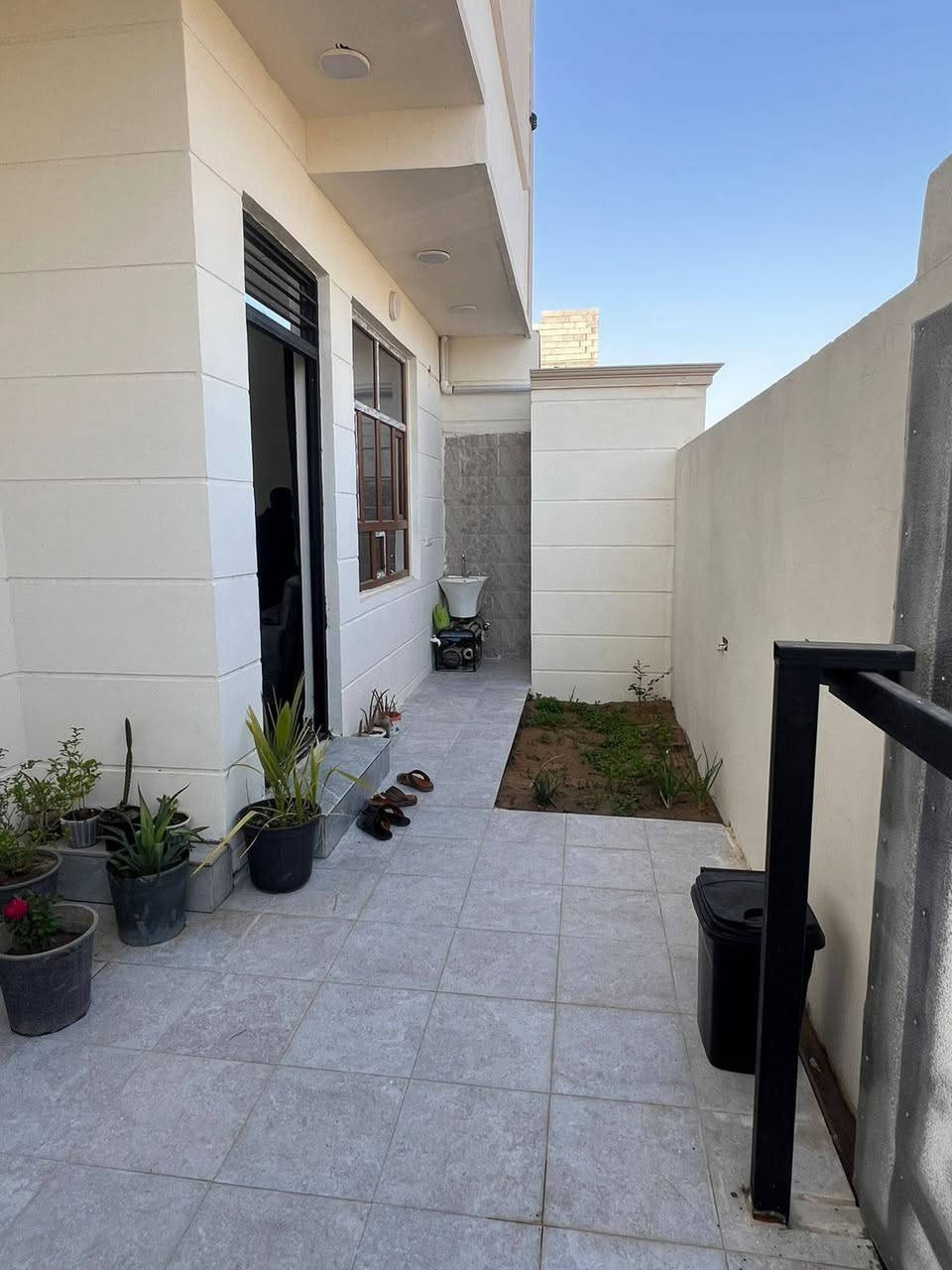 دار للبيع الديوام حي مخابرات
#المساحة الدار 150 متر واجه 10 نزال 15
#التفاصيل الدار 5 غرف نوم وصاله ستقبال مطبخ
3 مجموعات صحيات الدار شغل درجه اولى جناي
#شارع الدار 15 ركن على حديقه
#السعر ب137 مليون قابل للتفاوض
#للاستفسار الاتصال على رقم
☎️📞***********📞☎️
🔷🔰مكتب الامين للعقار على شارع 60 🔰🔷
