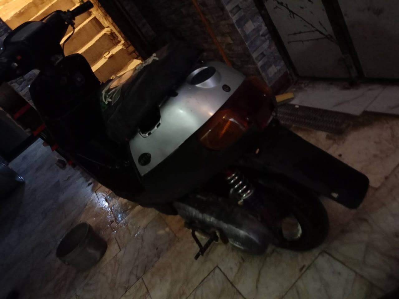 السلام عليكم ورحمة الله وبركاته 
دراجه 60نوع Petra Yamaha 
شغل وطلع وين ما يعجبك دراجه 
حلوه ونضيفه ما عوزه شي شغل
وطلع اشاير لايت بك لايت كله جديد
مكينه خرسه كير ناعم 165وبه مجال ناصريه مركز ***********
