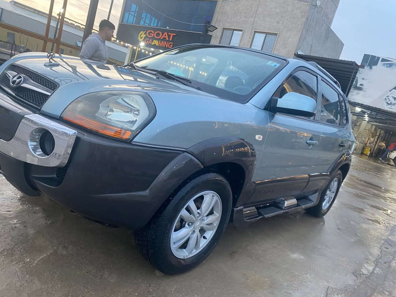 توسان ٢٠١٠  مكفولة بدون صبغ محرك ٢٠٠٠ جديد
رقم بغداد الجديد نص فول صاحبها الشرعي بالموصل تتحول بأي دائرة مرور سياره نظيفة ما تصرف عليها دينار تخم تيارات جديدة السعر ١٢٠ ورقة وبيها مجال بسيط حك الجية 
موبايل: ***********. واتساب متوفر
