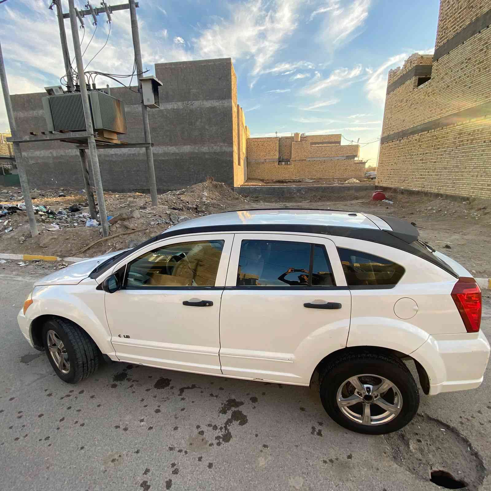 السلام عليكم 
دوج كاليبر رقم بغداد إنكليزي هزه جديده وسنويه ل 29 شرط التحويل 
سياره جديده وجاهزه مكينه كير كورله 
تدفئة تبريد شغالات 
تخم تاير جديد 
حداديه جديده من طول للطول كهربائيات كله شغاله 
السعر 65 وبيها مجال الشراي يتصل ويدلل ***********
