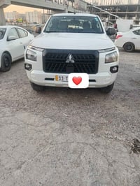 للبيع متسوبيشي فورويل موديل ٢٥  رقم بغداد دولي ماشيه ١٤ الف  بغداد قرب...