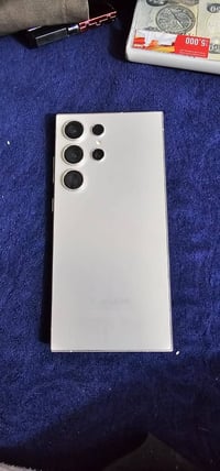 اس ٢٤ • تيتانيوم • ما مفتوح